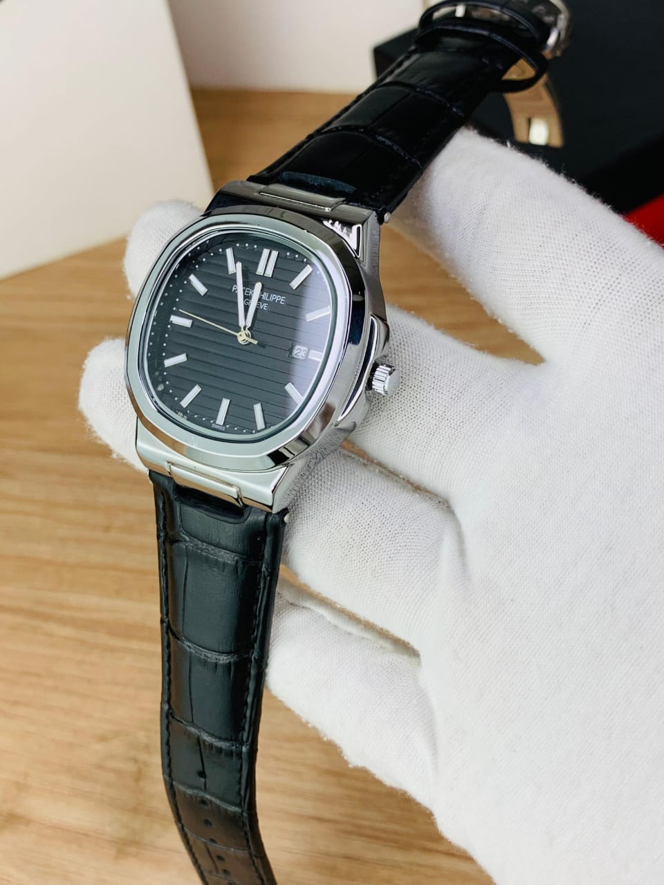 Patek Philippe Leather Strap Watch – Premium Edition