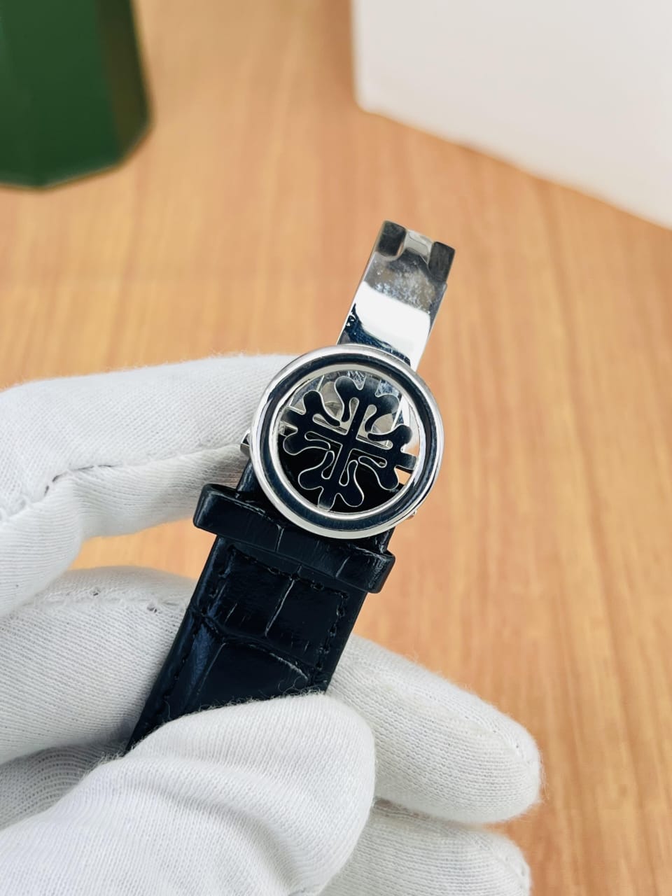 Patek Philippe Leather Strap Watch – Premium Edition