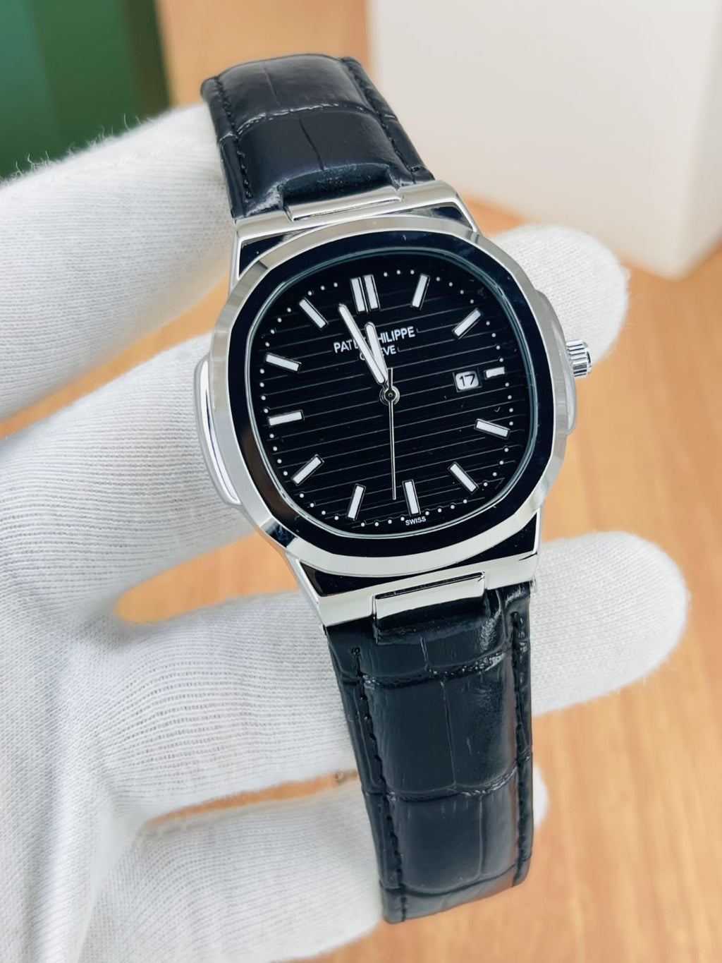 Patek Philippe Leather Strap Watch – Premium Edition